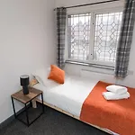 4 Bedroom Cosy Home Birmingham