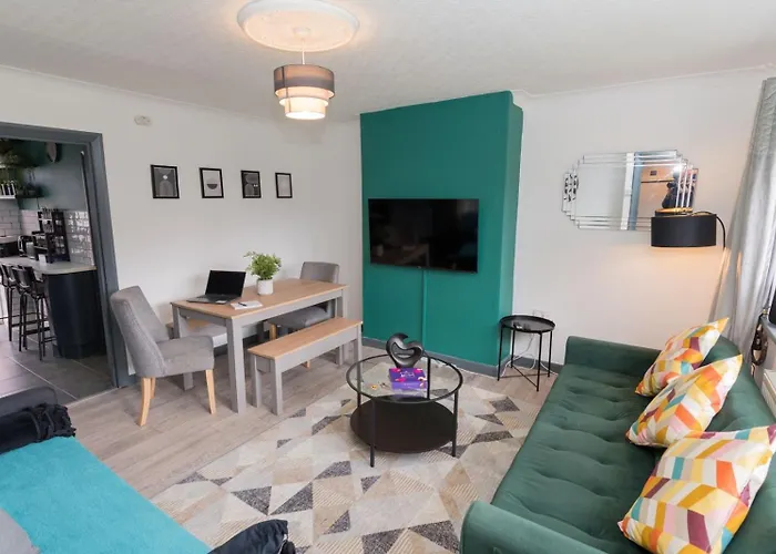 4 Bedroom Cosy Home Birmingham