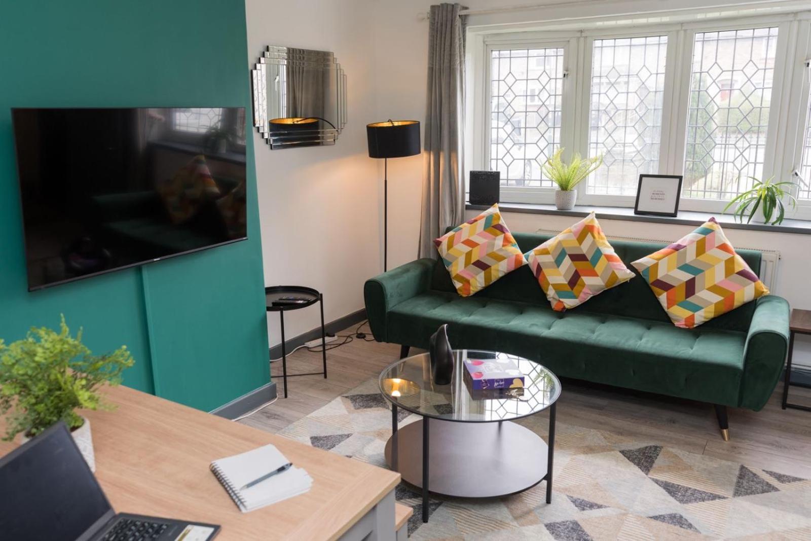 Holiday home 4 Bedroom Cosy Birmingham